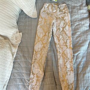 Carbon38 high waisted leggings